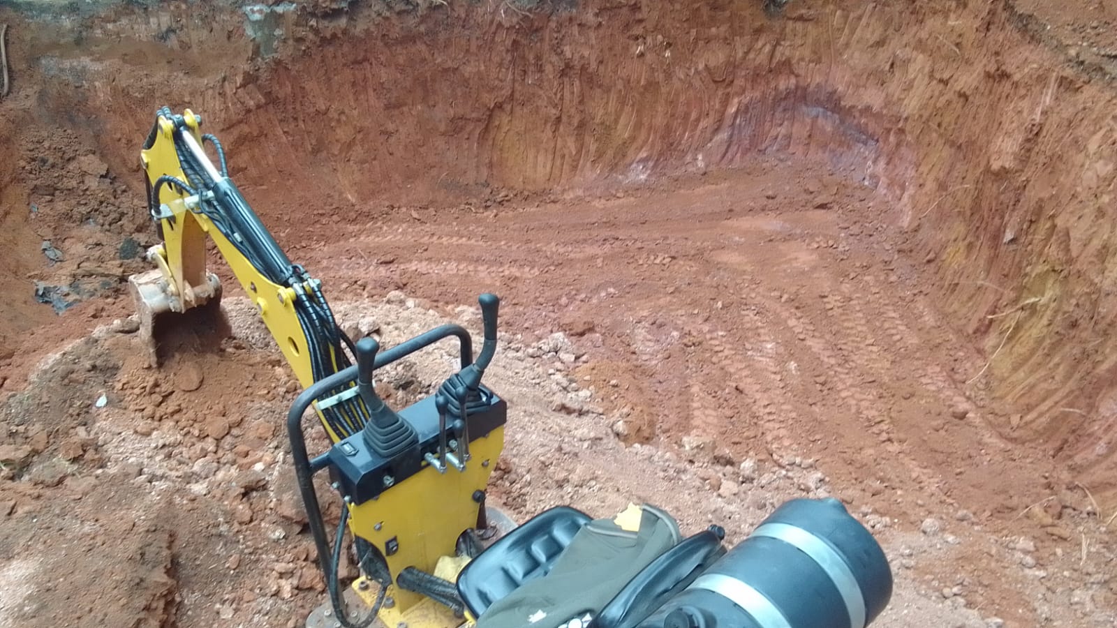 Mini escavadeira - execução